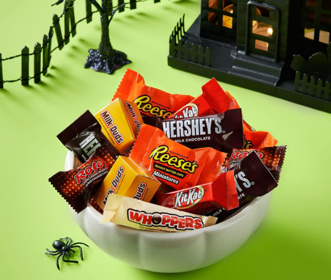 HERSHEY'S Variety Pack Candy 78.24 oz (Pack of 275) | Miniatures | Halloween